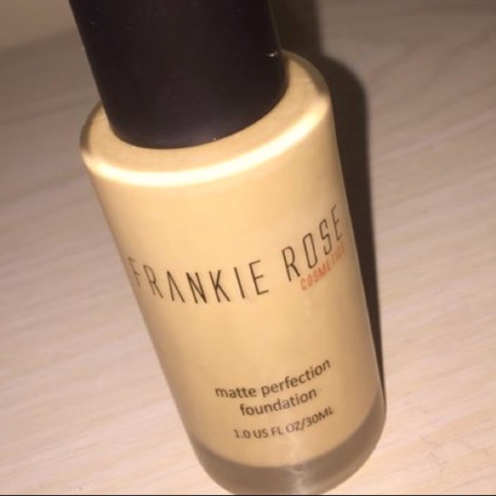 Frankie rose “bare” new in box foundation used once